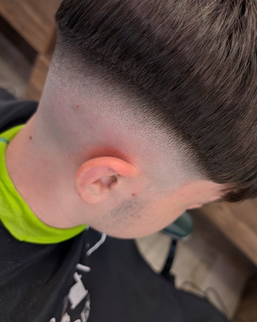 Skin fade pulito — Barber Paul 26
