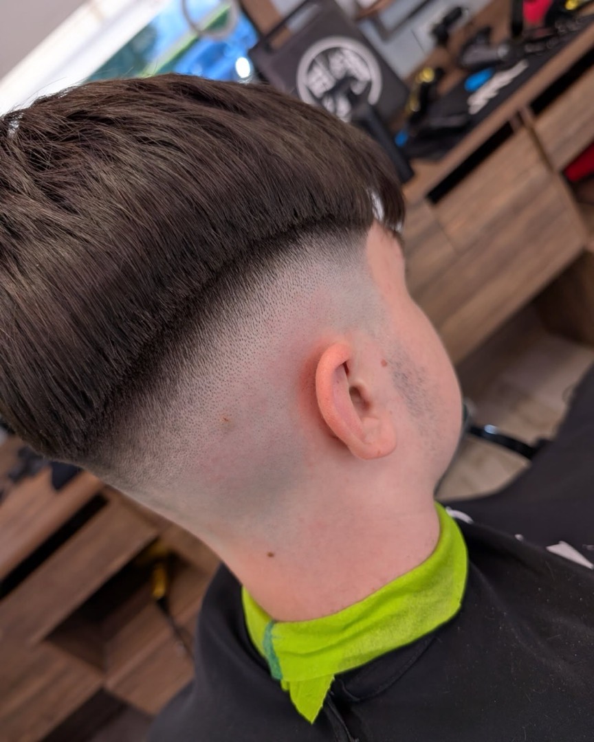Taglio testurizzato nel salone — Barber Paul 26
